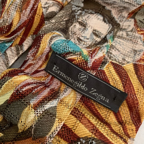 VINTAGE ERMENEGILDO ZENGA Tie Mardi Gras Masks Purple Green & Gold - Picture 4 of 7